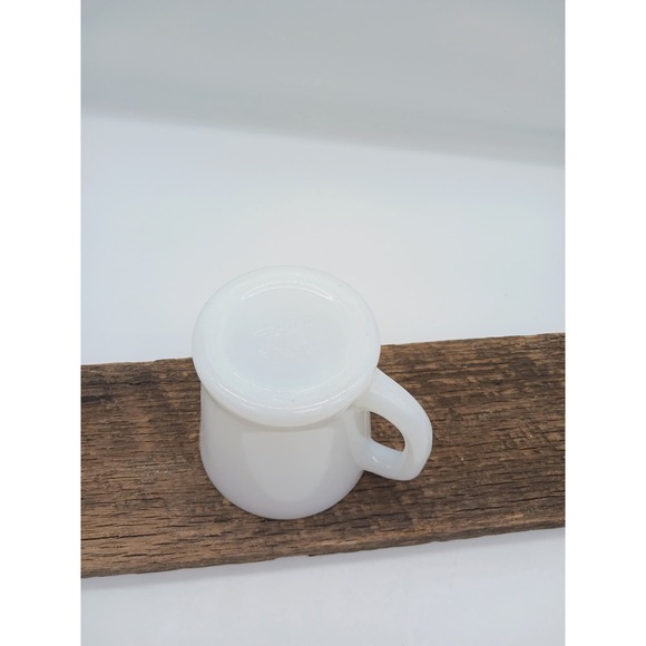 Vintage Milk Glass Fire King D Handle Mug Cup MCM Mid Century Modern - Picture 6 of 7